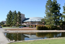 The Marin County Civic Center, Сан Рафаел, Калифорния (1960-1962)