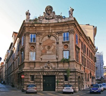 Банк св. Духа (итал. Palazzo del Banco di Santo Spirito). Испанский архитектор Антонио да Сангало мл. ( итал. Antonio da Sangallo il Giovane).